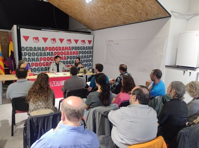 El coordinador general de IU en Aragón, Álvaro Sanz, este sábado en la reunión de la Coordinadora general