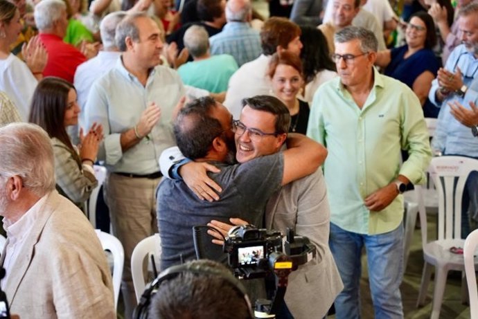 El secretario generla del PSOE de Extremadura, Miguel Angel Gallardo, a su llegada a un acto público en Miajadas