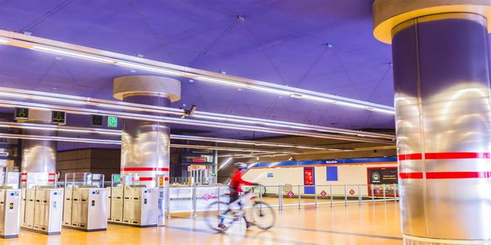 Un bicileta en las instalaciones de Metro de Madrid