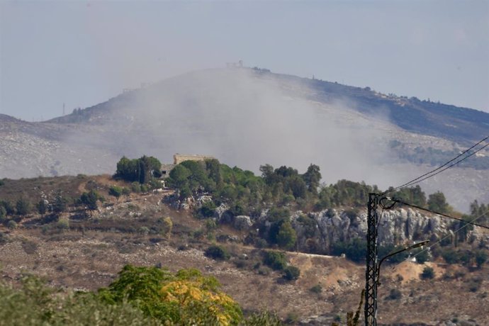 Columna de humo tras un bombardeo del Ejército de Israel contra el sur de Líbano (archivo)