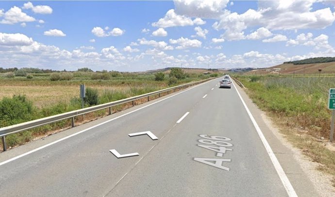 Lugar del accidente en la A-486 en Lucena del Puerto.