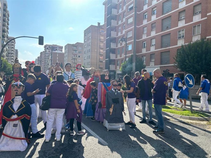 Momentos previos al Desfile de Carrozas