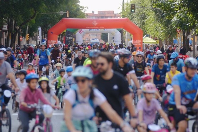 Bicicletada popular en Lleida por la Semana de la Movilidad Sostenible y Segura de 2024, a 22 de septiembre de 2024