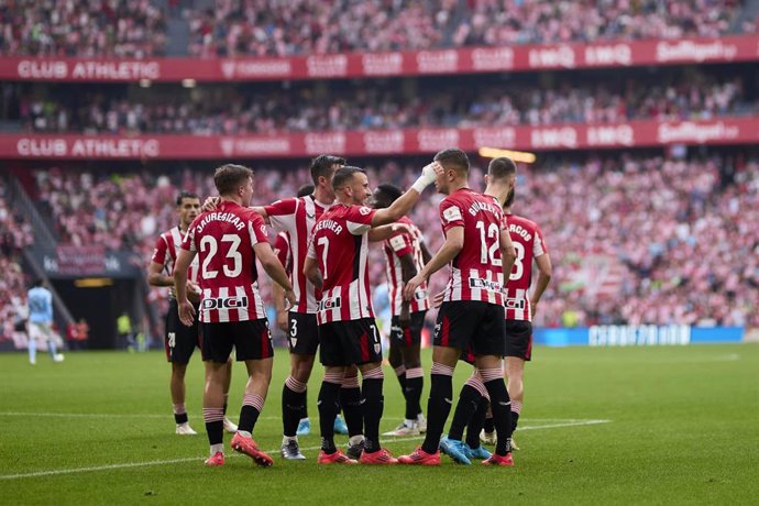 Gorka Guruzeta celebra uno de sus goles en el Athletic Club-RC Celta en San Mamés