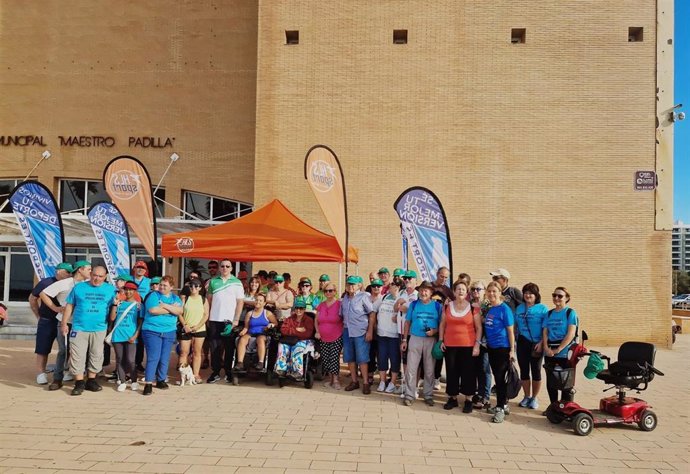 Medio centenar de personas con discapacidad participan en una ruta sin obstáculos dentro de una actividad por la inclusión.