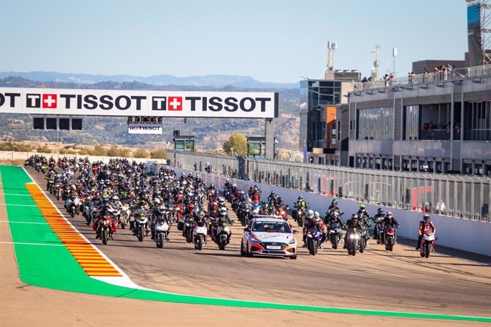 Imagen de la Fan Bike Parade de la Tissot Aragón Round 2023.