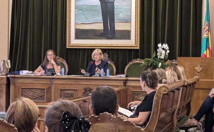 La presidenta del Consejo Municipal de Igualdad, Clara Adsuara, ha informado hoy de la conmemoración del "Día Internacional contra la explotación sexual y el tráfico de mujeres, niñas y niños" que se celebra el lunes 23 de septiembre".