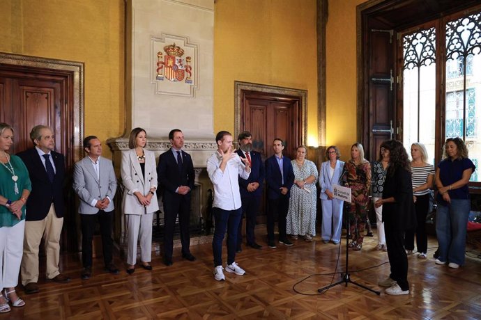 Acto institucional en el Palau del Consell.