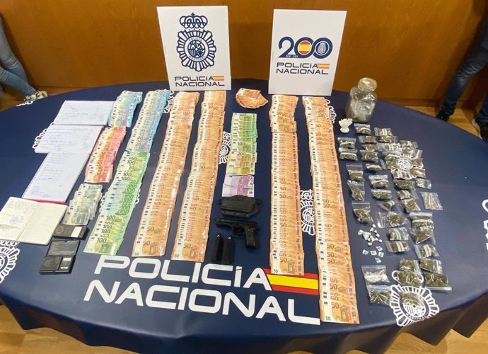 La Policía libera a 24 víctimas de trata y clausura cinco pisos en los que obligaban a ejercer la prostitución 24 horas