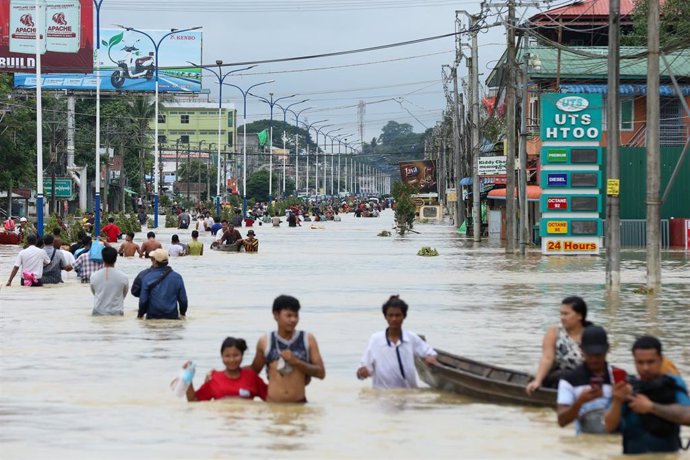 Archivo - Imagen de archivo de las inundaciones en Birmania.