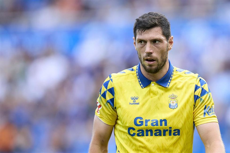Scott McKenna durante un partido con la UD Las Palmas