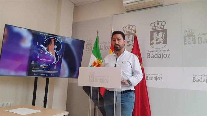 El concejal de Cultura y Ferias y Fiestas informa tras la Junta Local de Seguridad celebrada en el Ayuntamiento de Badajoz con motivo de Al-Mossassa.