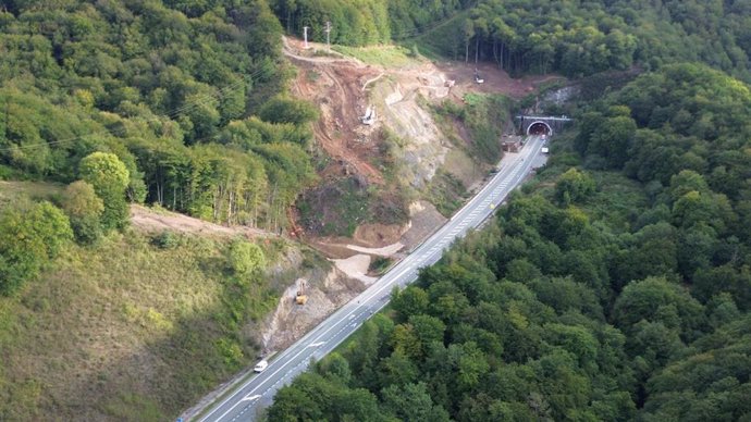 Boca sur del túnel de Belate.