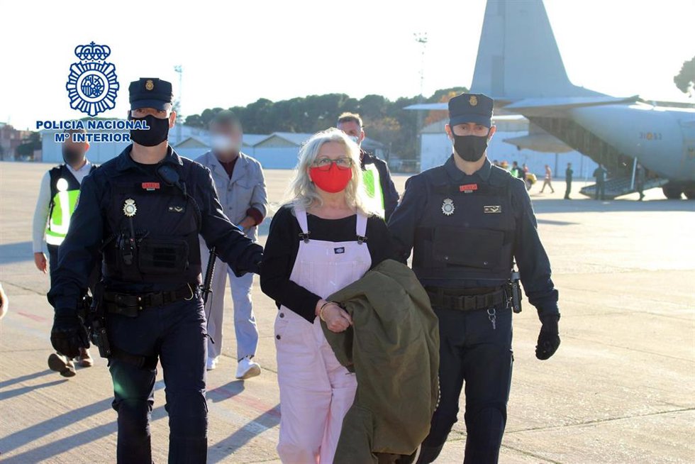Archivo - La Policía Nacional traslada a España a la etarra María Natividad Jáuregui Espina entregada por las autoridades belgas.