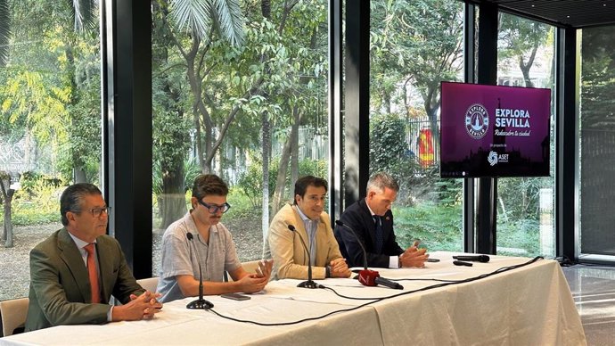 Presentación de ASET de una campaña turística orientada a los sevillanos.