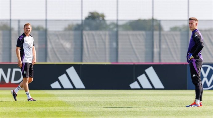 Germany national coach Julian Nagelsmann (L) and goalkeeper Marc-Andre ter Stegen attend a training session