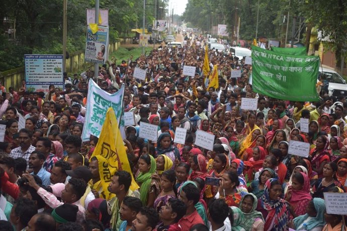 Miles de adivasis de las reservas de tigres de la India protestan. Cerca de 400.000 viven bajo la amenaza de ser expulsados de sus territorios.