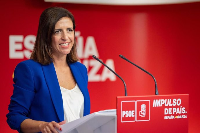 La portavoz del PSOE, Esther Peña, en una comparecencia en Ferraz.