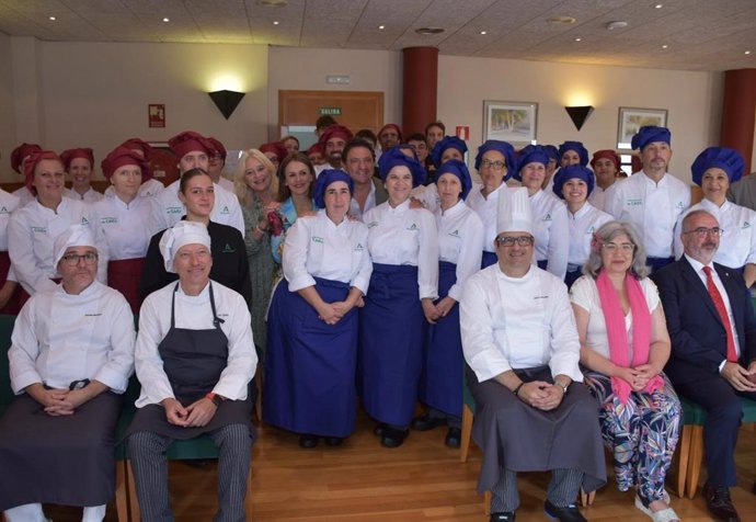 La delegada del Gobierno de la Junta de Andalucía en Cádiz, Mercedes Colombo, visita la Escuela de Hostelería de Cádiz, que ha celebrado el acto de inicio del curso escolar 2024-2025.