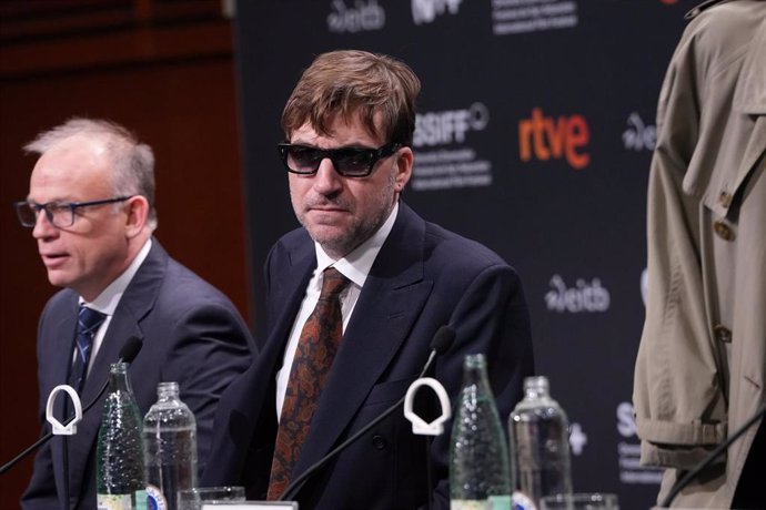 El director Albert Serra durante la rueda de prensa del documental ‘Tardes de soledad’, en el Festival de Cine de San Sebastián, a 23 de septiembre de 2024, en San Sebastián, Guipúzcoa, País Vasco (España). 