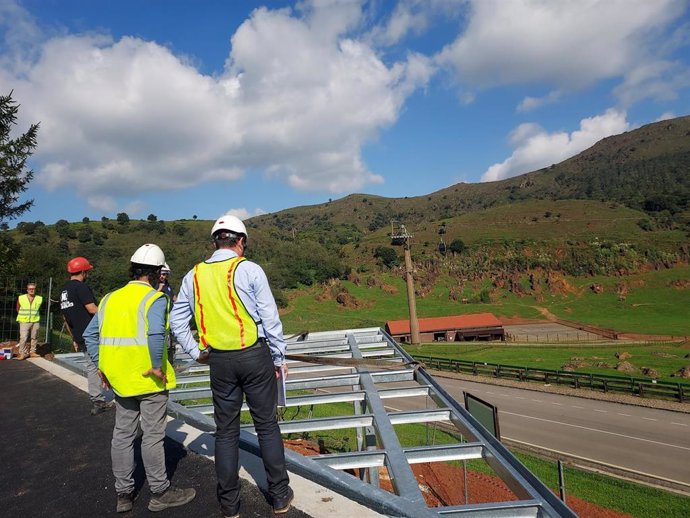 Obra del mirador de los elefantes en Cabárceno