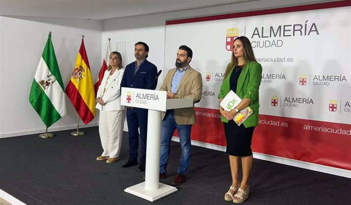 El grupo municipal de Vox en el Ayuntamiento de Almería.