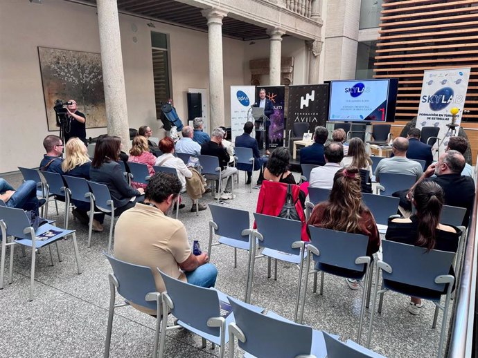 Listo un centenar de personas para poner en marcha proyectos de astroturismo en la provincia de Ávila.