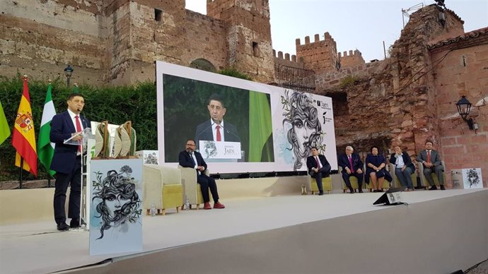 El presidente de la Diputación jiennense, Paco Reyes, durante su discurso con motivo de la gaña de entrega de los Premios Jaén, paraíso interior 2024.