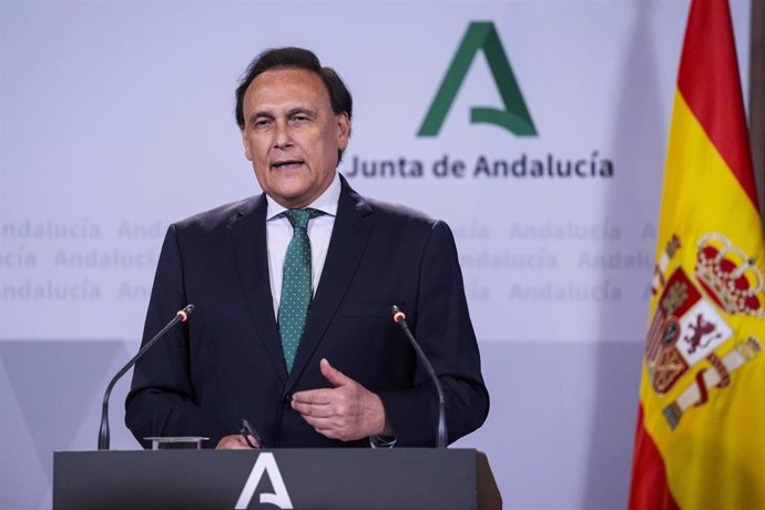 Archivo - El consejero de Universidad e Innovación de la Junta de Andalucía, José Carlos Gómez Villamandos, comparece en rueda de prensa posterior al Consejo de Gobierno el pasado mes de abril.