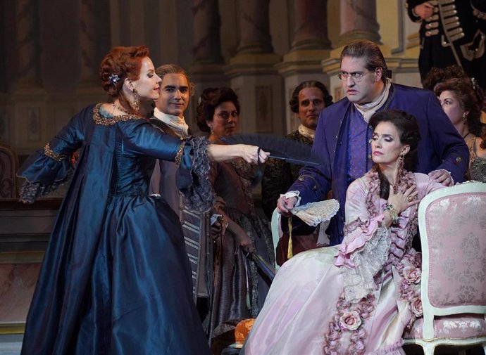 El público del Teatro Real se rinde a 'Adriana Lecouvreur' en la apertura de temporada presidida por los Reyes