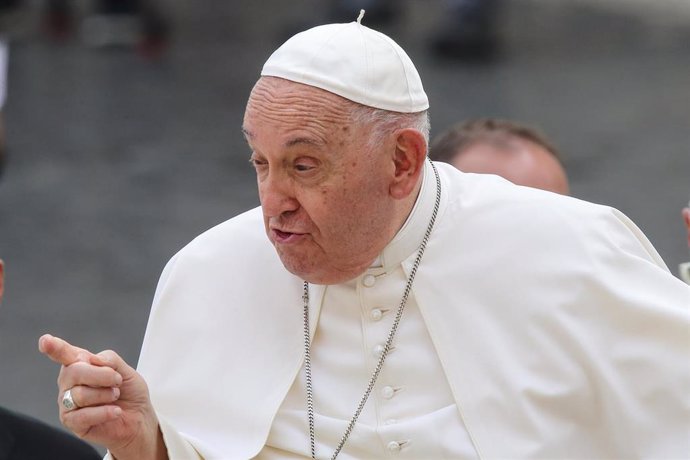 18 September 2024, Vatican: Pope Francis gestures during his weekly General Audience in St. Peter's Square at the Varican. Photo: Evandro Inetti/ZUMA Press Wire/dpa