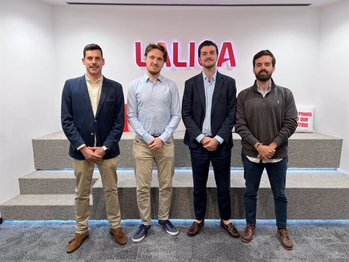 Foto de familia tras la firma del acuerdo de colaboración entre LaLiga y 'TW Events'