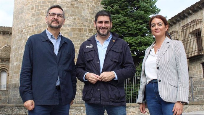 Fermín Civiac, Alejandro Nolasco y Marta Moreno, en Jaca.