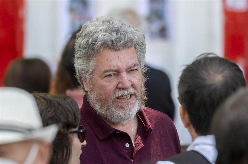 Archivo - El diputado de Unidas Podemos en el Congreso, Juantxo López de Uralde, se manifiesta junto a varios ciudadnos a favor de la vegetación urbana y contra la destrucción de parques, en el Parque de Arganzuela, a 6 de mayo de 2023, en Madrid (Españ