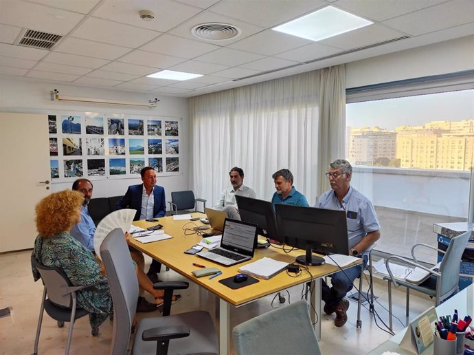 José Manuel Cossi en la mesa de conrtatación por la rehabilitación de la Casa Bertuchi en San Roque.