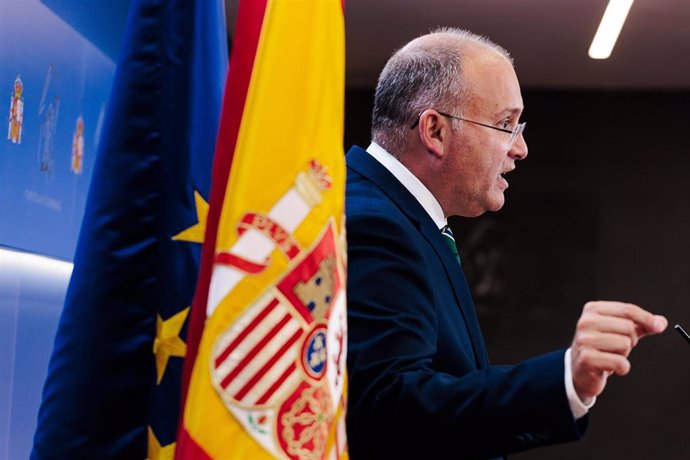 El portavoz del PP en el Congreso, Miguel Tellado, durante una rueda de prensa posterior a la Junta de Portavoces.