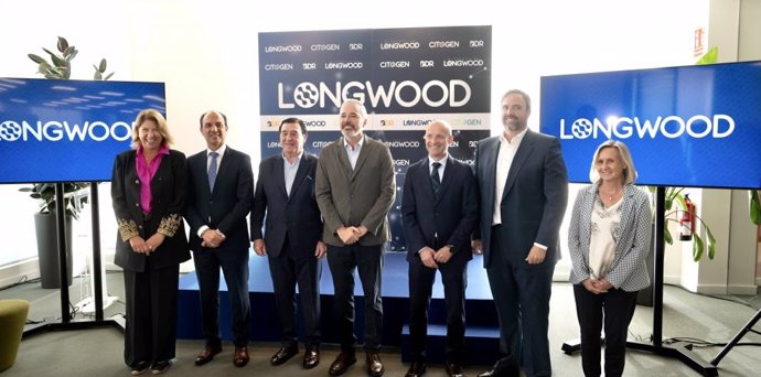 Inauguración de la nueva sede de la empresa sanitaria Longwood en Zaragoza.