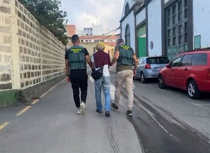 Detenido el hombre que tocó el muslo a una joven en una guagua de Gran Canaria