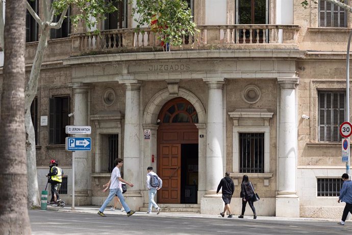 Archivo - Fachada del juzgado de la Vía Alemania.