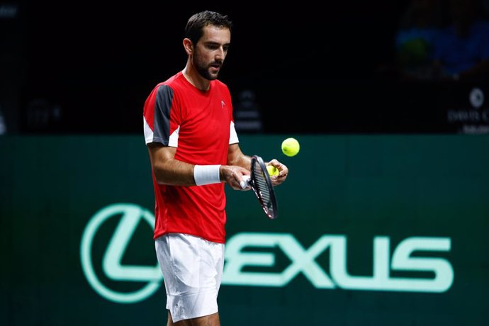 Archivo - Marin Cilic of Croatia in action against Alex de Minaur of Australia during the second tennis match from Davis Cup Finals 2022, Semi-Finals round, played between Australia v Croatia at Palacio de Deportes Martin Carpena pavilion on november 25, 