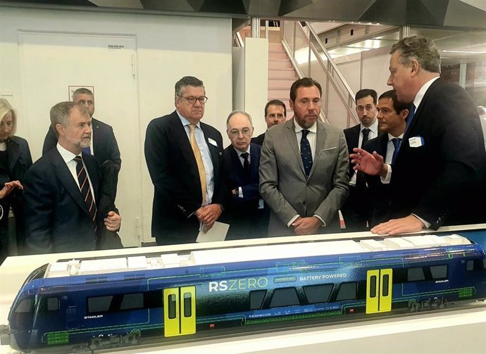 El ministro de Transportes y Movilidad Sostenible, Óscar Puente, durante la feria internacional InnoTrans, en Berlín (Alemania).