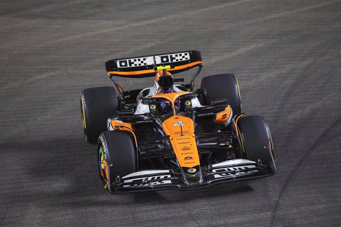 Lando Norris en el McLaren durante el Gran Premio de Singapur 2024