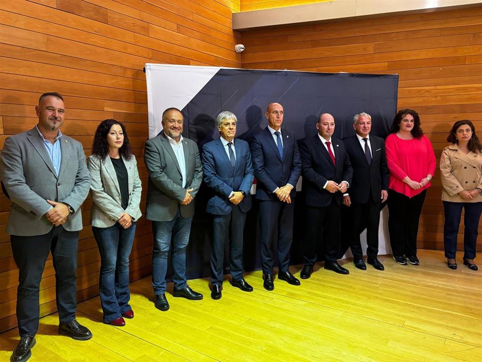 Autoridades presentes este martes en la gala del 150 aniversario de Cruz Roja en la provincia de León
