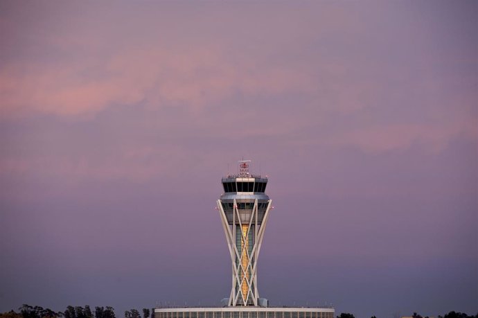 Archivo - Arxiu - Torre De Control Aeroport Del Prat