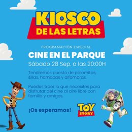 Cine en el parque en el Kiosco de las letras.