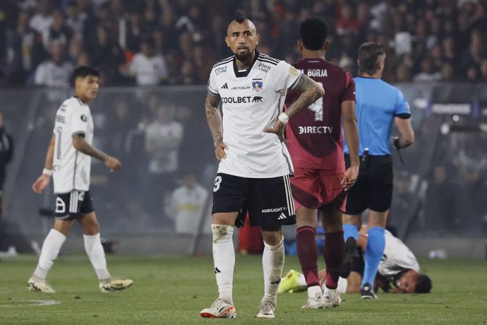 Futbol, Colo Colo vs River Plate. Cuartos de Final, Copa Libertadores 2024. El jugador de Colo Colo Arturo Vidal es fotografiado contra River Plate durante el partido de copa libertadores disputado en el estadio Monumental en Santiago,