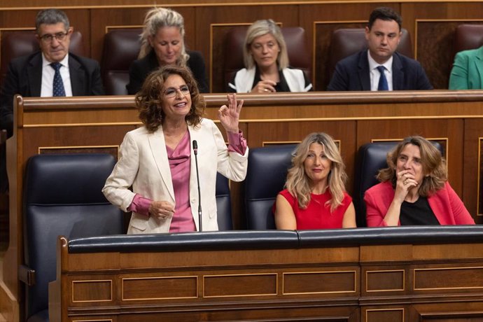 Archivo - La vicepresidenta primera del Gobierno, ministra de Hacienda y vicesecretaria general del PSOE, María Jesús Montero, en el Congreso de los Diputados, a 12 de junio de 2024, en Madrid (España). 