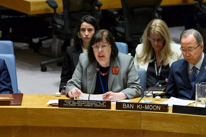 Archivo - UNITED NATIONS, June 26, 2024  -- Virginia Gamba (Front), special representative of the secretary-general on children and armed conflict, briefs a UN Security Council meeting on children and armed conflict at the UN headquarters in New York, on 