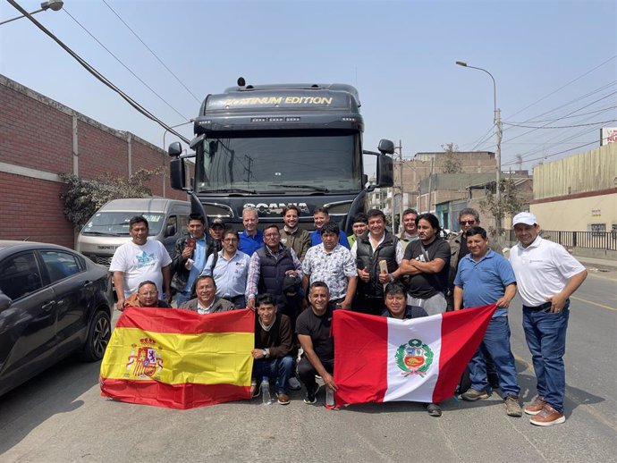 Asetra Valladolid suscribe un acuerdo de colaboración para la incorporación de conductores profesionales de Perú ante la falta de este perfil en la provincia