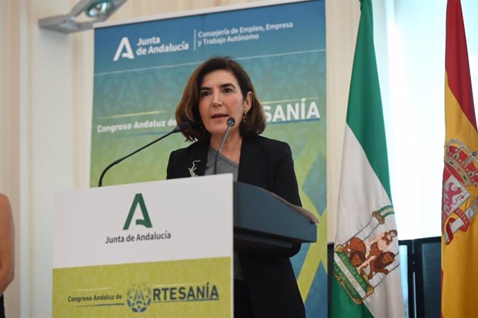 La consejera de Empleo, Empresa y Trabajo Autónomo, Rocío Blanco, inagura el Congreso Andaluz de Artesanía.